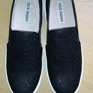 Steve Madden Black Platform Snakeskin Slip On